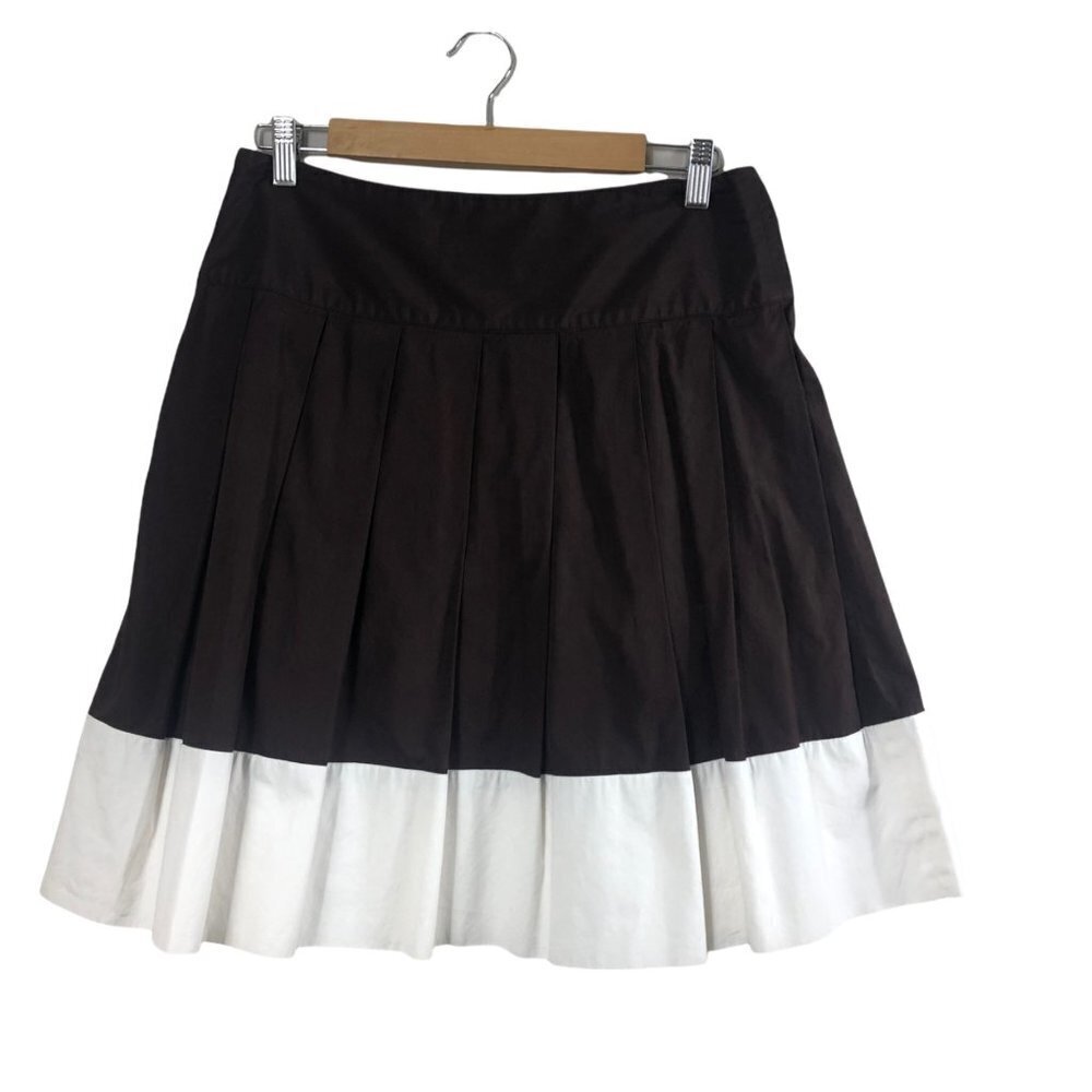 Banana Republic Pleated Brown Skirt with White Hem size 6